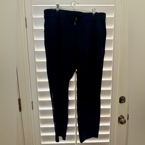 Lululemon Women’s Black Athleisure Ankle Pants - Sz 10